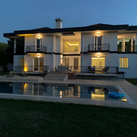 Luxury, Furnished Villa *