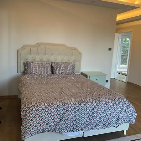 Luxury, Furnished Villa *
